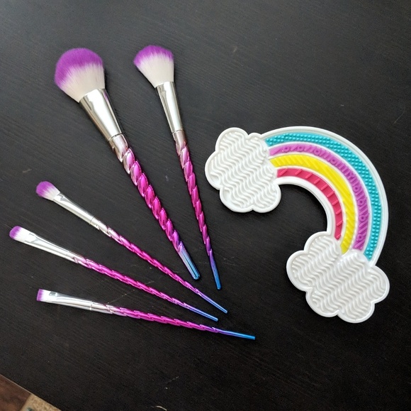 Other - 💜BNIB - 🦄 🌈 Unicorn Rainbow Brush Set